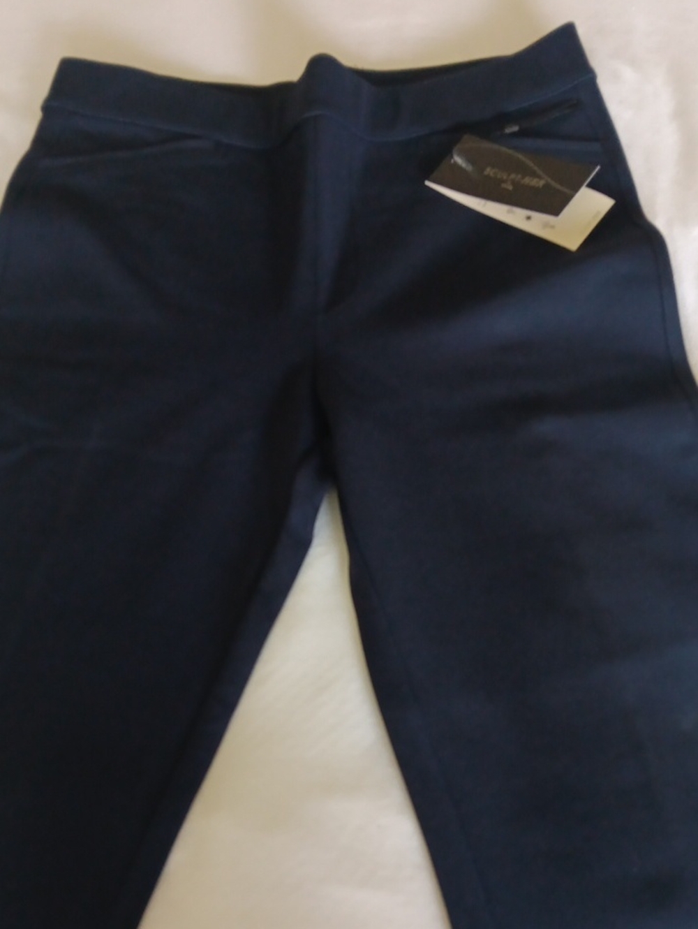 NWT.Size Small NYDJ Sculpt-Her Ponte Pants in Navy Blue